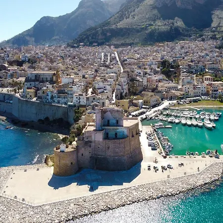 Chicos With Panoramic Private Pool Castellammare del Golfo