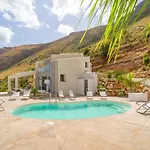 Chicos With Panoramic Private Pool Villa *