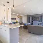 Chicos With Panoramic Private Pool Villa